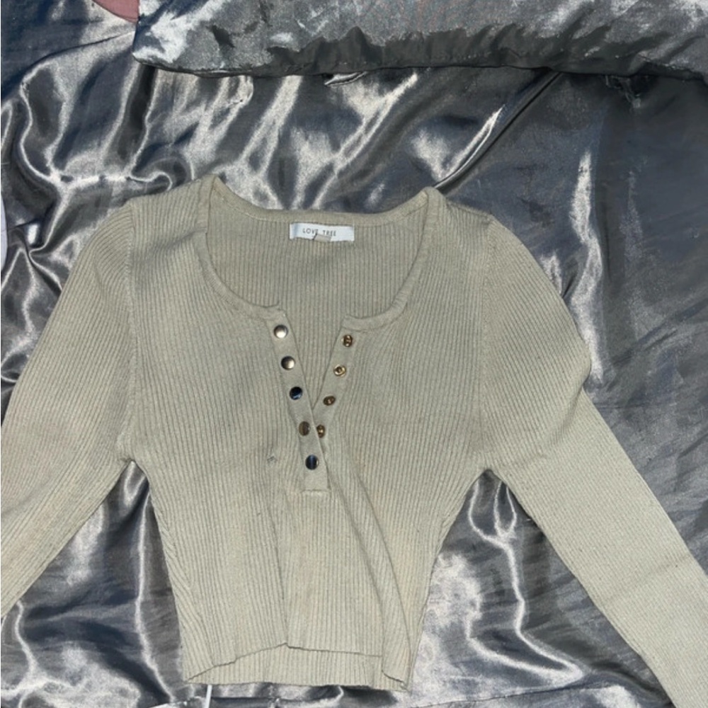 green button up longsleeve